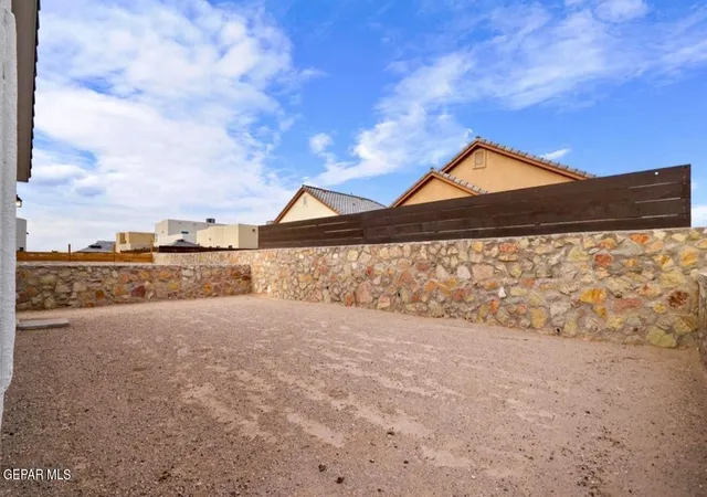 Photo 25 of Single family home for sale at 528 Cedarwood Dr, El Paso, TX 79928 | MLS# 950933 | Listing updated on 2026-10-10