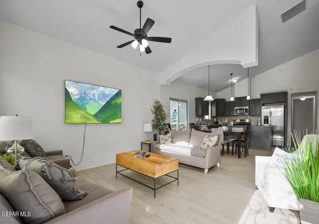 Photo 2 of Single family home for sale at 528 Cedarwood Dr, El Paso, TX 79928 | MLS# 950933 | Listing updated on 2026-09-20