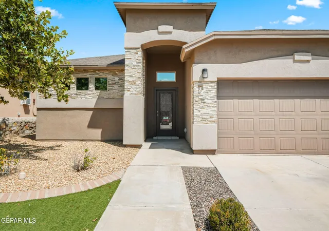 Photo 3 of Single family home for sale at 12549 Blue Heron Dr, El Paso, TX 79928 | MLS# 950957 | Listing updated on 2026-09-20