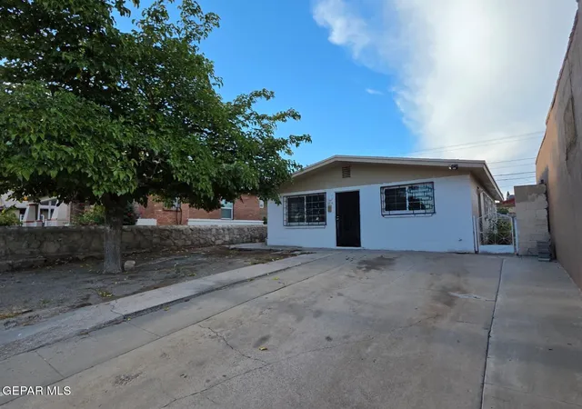 Photo 3 of Single family home for sale at 3219 Sacramento Ave, El Paso, TX 79930 | MLS# 950955 | Listing updated on 2026-09-11