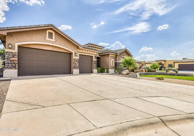 Photo 3 of Single family home for sale at 840 Golden Edge Ct, El Paso, TX 79928 | MLS# 950982 | Listing updated on 2026-10-06