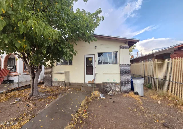 Single family home for sale at 3219 Mountain Ave, El Paso, TX 79930 | MLS# 950983 | Listing updated on 2026-09-11
