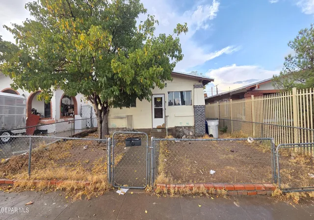 Single family home for sale at 3219 Mountain Ave, El Paso, TX 79930 | MLS# 950983 | Listing updated on 2026-09-11