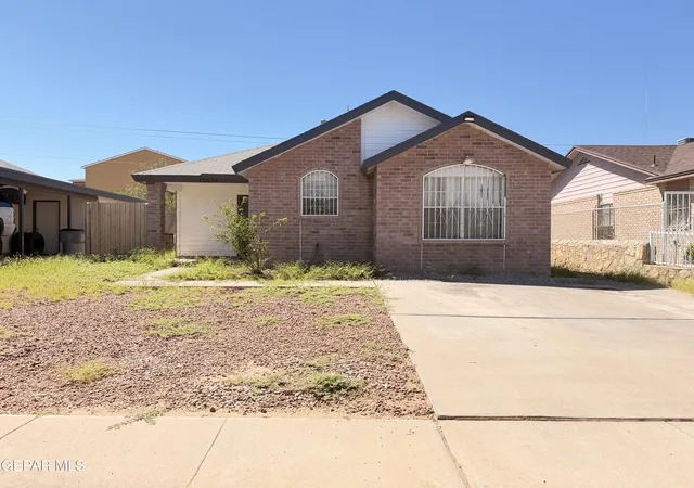 Photo 2 of Sale Pending at 12034 Royal Woods Dr, El Paso, TX 79936 | MLS# 951007 | Listing updated on 2026-09-18