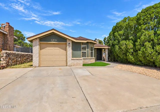 Photo 3 of Sale Pending at 11821 Frank Shorter Ln, El Paso, TX 79936 | MLS# 951105 | Listing updated on 2026-10-01