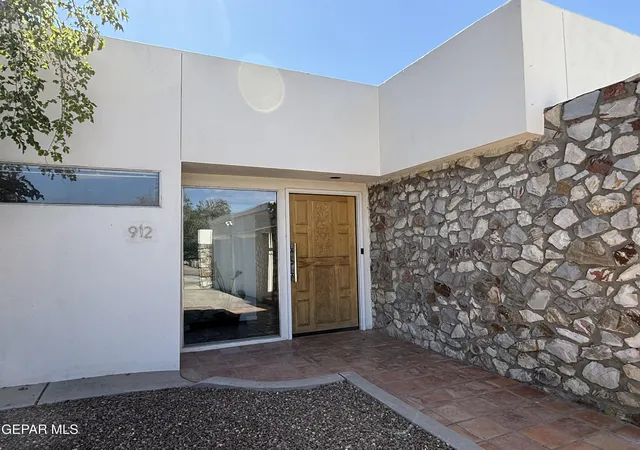 Photo 1 of Single family home for sale at 912 Thunderbird Dr, El Paso, TX 79912 | MLS# 951095 | Listing updated on 2026-09-23