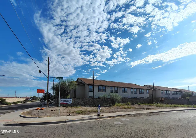 Photo 6 of Sale Pending at 8005 Arvin Ave, El Paso, TX 79907 | MLS# 951434 | Listing updated on 2026-09-23