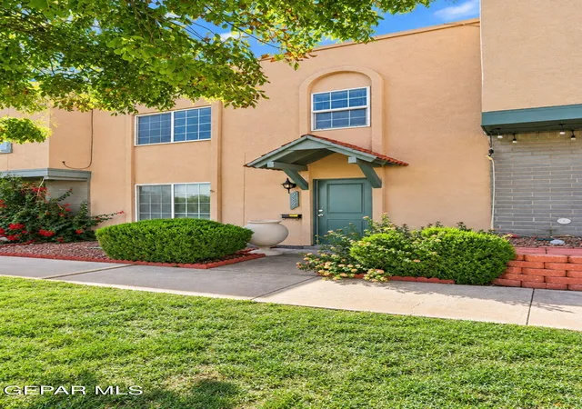 Photo 2 of Townhouse for sale at 282 Maricopa Dr, El Paso, TX 79912 | MLS# 951594 | Listing updated on 2026-09-22
