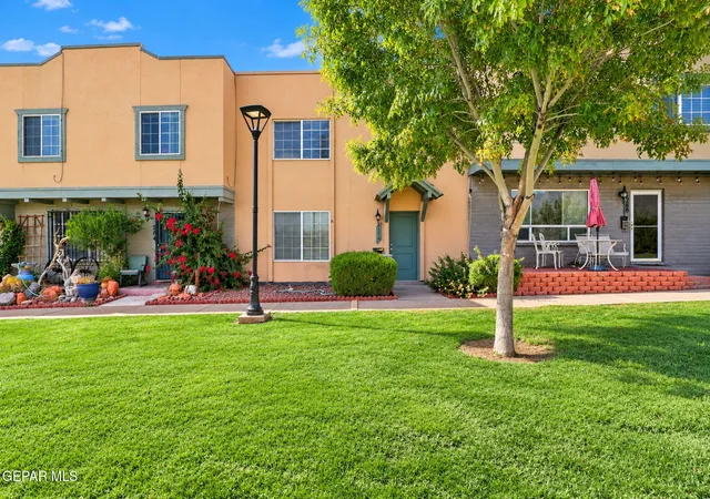 Photo 3 of Townhouse for sale at 282 Maricopa Dr, El Paso, TX 79912 | MLS# 951594 | Listing updated on 2026-09-22