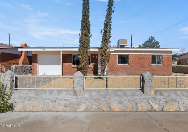 Photo 2 of Single family home for sale at 10333 Shoshone St, El Paso, TX 79924 | MLS# 951157 | Listing updated on 2026-09-14