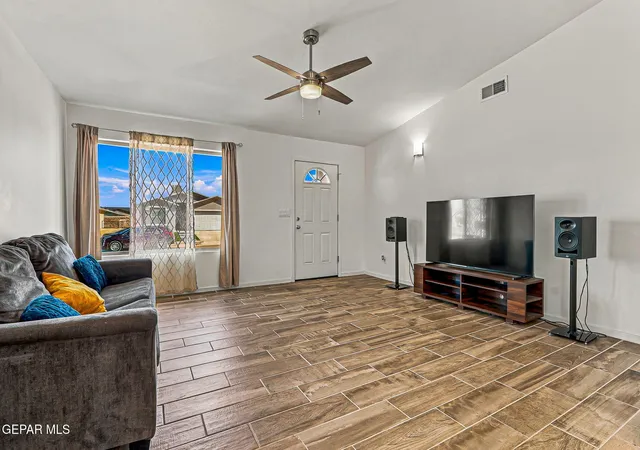 Photo 3 of Single family home for sale at 13644 Lago Vista Ave, El Paso, TX 79928 | MLS# 951177 | Listing updated on 2026-10-09