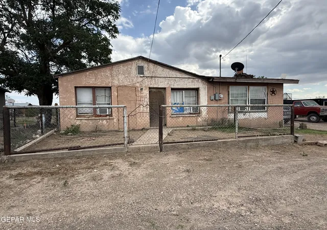 Photo 1 of Single family home for sale at 506 E Galveston St, Marfa, TX 79843 | MLS# 951230 | Listing updated on 2026-10-19