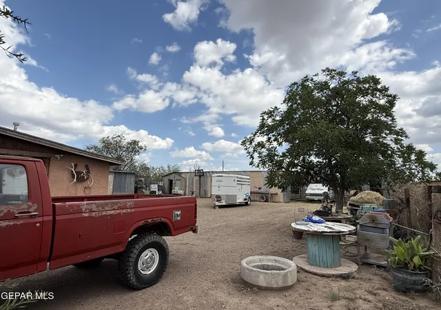 Photo 2 of Single family home for sale at 506 E Galveston St, Marfa, TX 79843 | MLS# 951230 | Listing updated on 2026-10-19