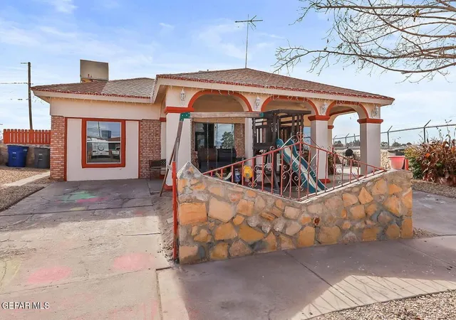 Photo 3 of Multi family home for sale at 320 Mirasol Dr, El Paso, TX 79907 | MLS# 951552 | Listing updated on 2026-09-21