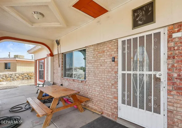 Listing Photo 4 - Condo for sale in building located at 320 Mirasol Dr, El Paso, TX 79907