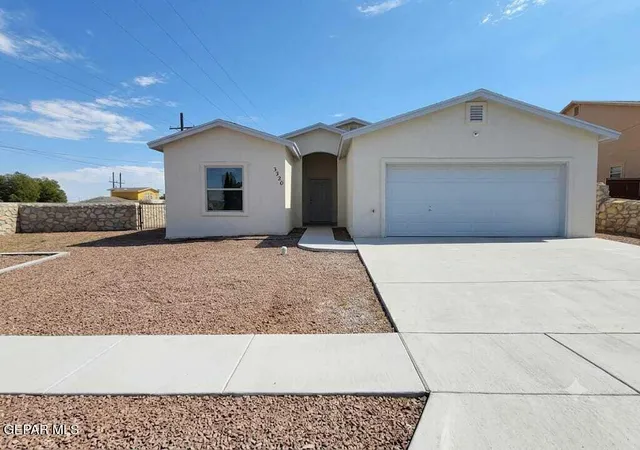 Photo 2 of Single family home for sale at 3920 Telescope Ct, El Paso, TX 79904 | MLS# 951354 | Listing updated on 2026-09-17