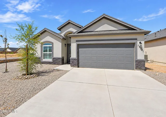 Photo 2 of Single family home for sale at 13901 Victory Sky Ave, Horizon City, TX 79928 | MLS# 951386 | Listing updated on 2026-10-06