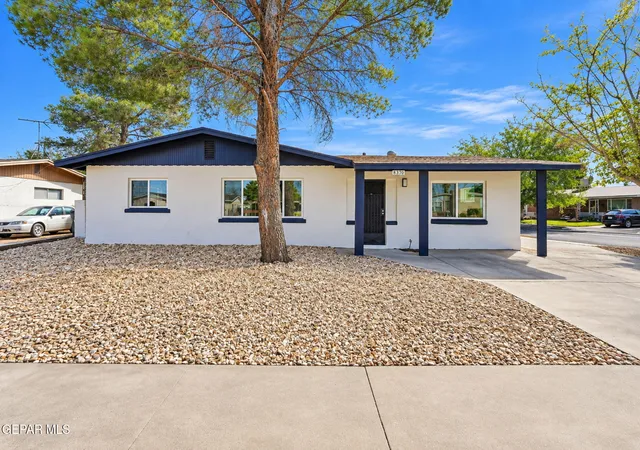 Photo 2 of Single family home for sale at 8370 Park Hvn Ave, El Paso, TX 79907 | MLS# 951400 | Listing updated on 2026-09-23