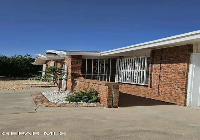 Photo 4 of Single family home for sale at 10421 Byzantium Ln, El Paso, TX 79924 | MLS# 951641 | Listing updated on 2026-10-06