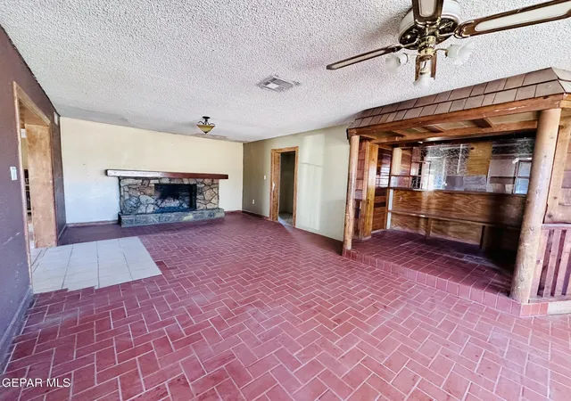 Photo 3 of Single family home for sale at 321 2nd Street, Sunland Park, NM 88063 | MLS# 951660 | Listing updated on 2026-09-23