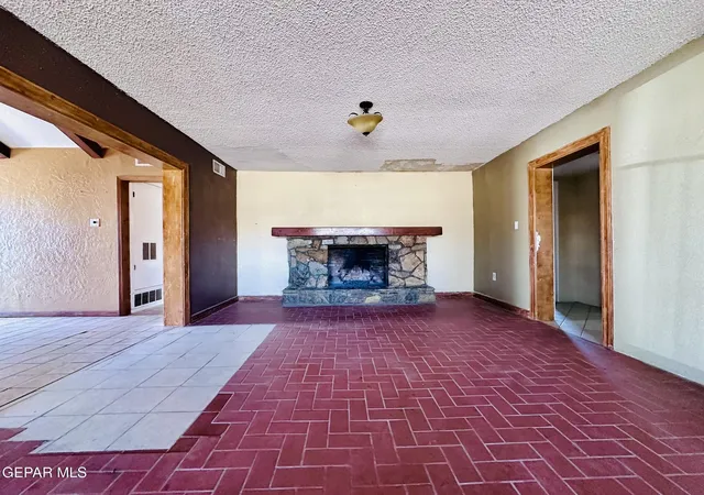 Photo 4 of Single family home for sale at 321 2nd Street, Sunland Park, NM 88063 | MLS# 951660 | Listing updated on 2026-09-23
