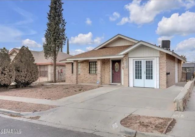 Single family home for sale at 11421 Lone Wolf Cir, El Paso, TX 79936 | MLS# 951744