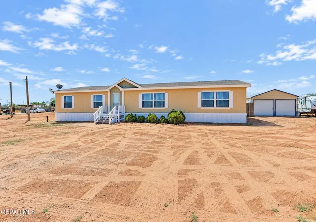 Photo 2 of Manufactured home for sale at 1147 Santa Cruz Dr, Chaparral, NM 88081 | MLS# 951803 | Listing updated on 2026-09-28