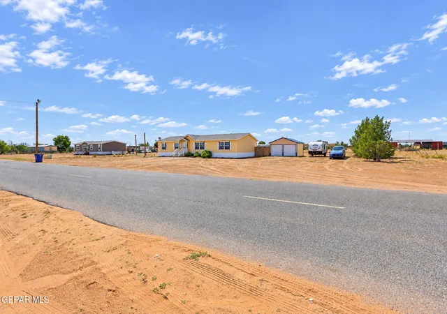 Photo 40 of Manufactured home for sale at 1147 Santa Cruz Dr, Chaparral, NM 88081 | MLS# 951803 | Listing updated on 2026-09-28