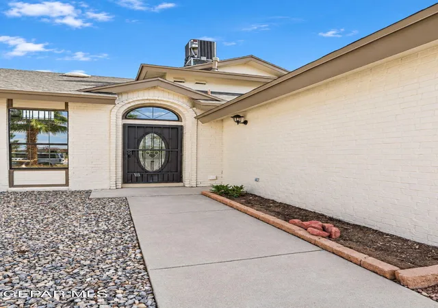 Photo 3 of Sale Pending at 7132 Cyn Run Dr, El Paso, TX 79912 | MLS# 951911 | Listing updated on 2026-10-09