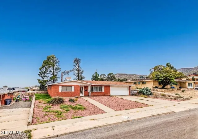 Photo 2 of Single family home for sale at 3504 Volcanic Ave, El Paso, TX 79904 | MLS# 951991 | Listing updated on 2026-10-28