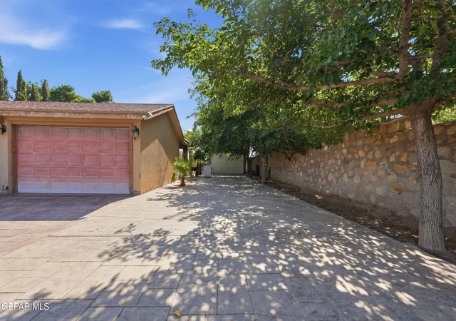 Photo 4 of Single family home for sale at 706 Blake Pl, El Paso, TX 79928 | MLS# 951975 | Listing updated on 2026-10-28