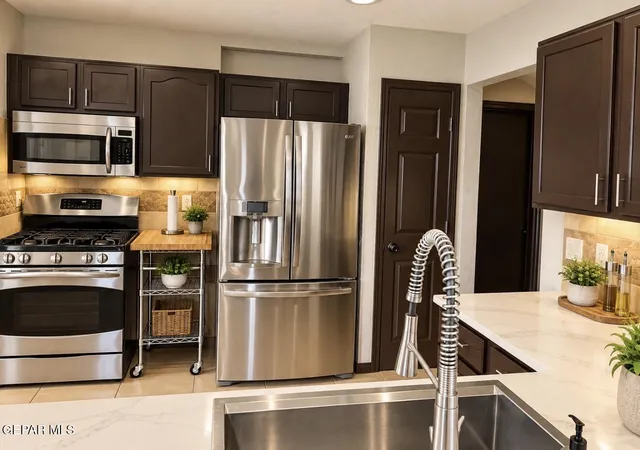 Photo 2 of Single family home for sale at 3025 Oak Tower Pl, El Paso, TX 79936 | MLS# 952329 | Listing updated on 2026-10-27
