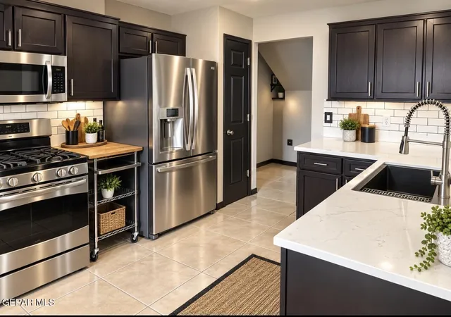 Photo 3 of Single family home for sale at 3025 Oak Tower Pl, El Paso, TX 79936 | MLS# 952329 | Listing updated on 2026-10-27