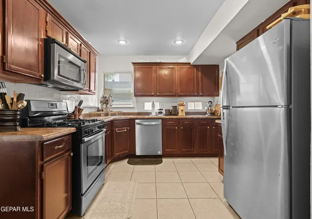 Photo 4 of Single family home for sale at 5424 Francisco Roque Dr, El Paso, TX 79934 | MLS# 953051 | Listing updated on 2026-10-28