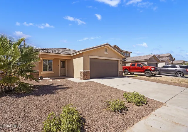 Photo 3 of Sale Pending at 1093 Shields St, Horizon City, TX 79928 | MLS# 952889 | Listing updated on 2026-10-28