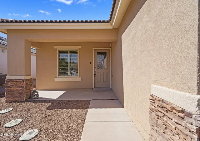 Photo 4 of Sale Pending at 1093 Shields St, Horizon City, TX 79928 | MLS# 952889 | Listing updated on 2026-10-28
