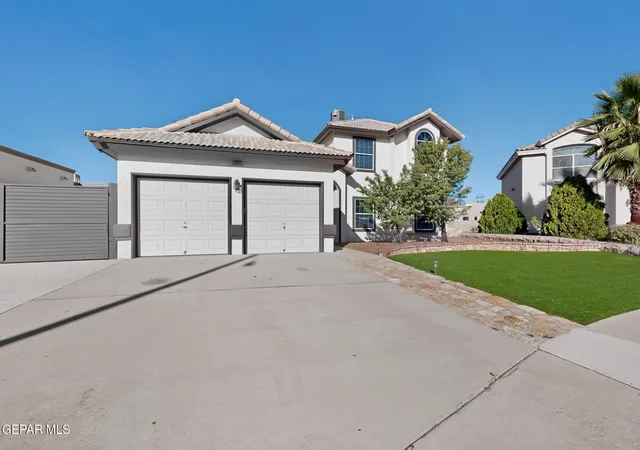 Photo 3 of Single family home for sale at 3521 Tierra Lorena Dr, El Paso, TX 79938 | MLS# 952845 | Listing updated on 2026-10-27