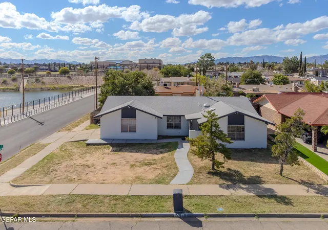 Photo 2 of Single family home for sale at 2701 Gaston Dr, El Paso, TX 79935 | MLS# 952863 | Listing updated on 2026-10-25