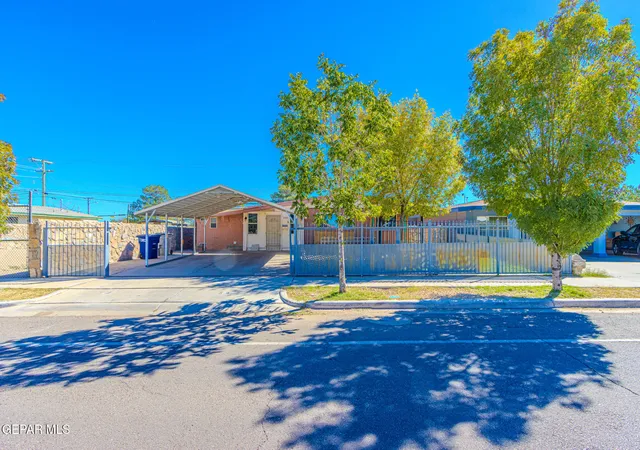 Photo 2 of Single family home for sale at 504 Encino Dr, El Paso, TX 79905 | MLS# 952906 | Listing updated on 2026-10-23