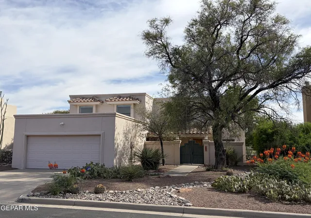 Photo 2 of Single family home for sale at 320 Avenida Mirador, Santa Teresa, NM 88008 | MLS# 953014 | Listing updated on 2026-10-25