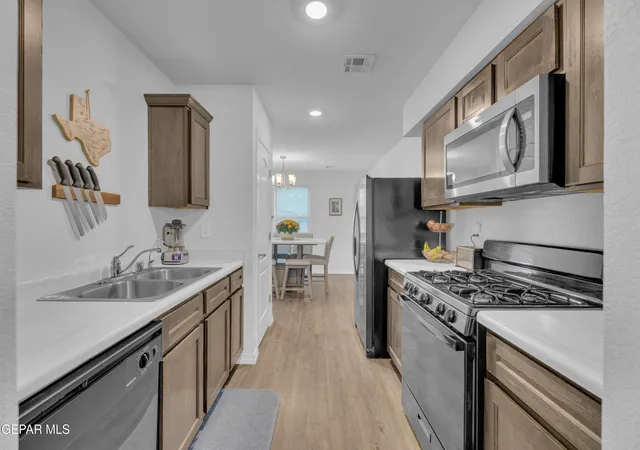 Photo 3 of Single family home for sale at 952 Painted Lady St, El Paso, TX 79928 | MLS# 953008 | Listing updated on 2026-10-20