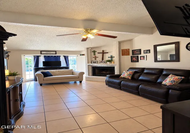 Photo 2 of House for sale at 1907 Estrada Dr, El Paso, TX 79936 | MLS# 953028 | Listing updated on 2026-10-25