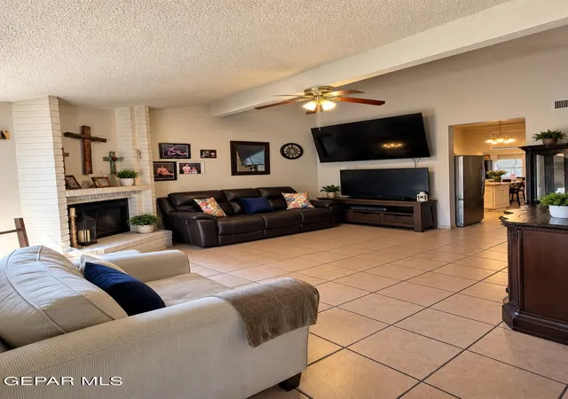 Photo 3 of House for sale at 1907 Estrada Dr, El Paso, TX 79936 | MLS# 953028 | Listing updated on 2026-10-25