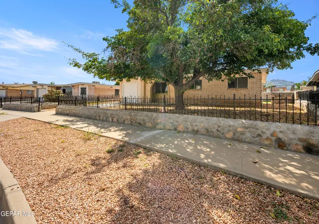Photo 3 of Sale Pending at 10407 Hermes Dr, El Paso, TX 79924 | MLS# 953025 | Listing updated on 2026-10-27