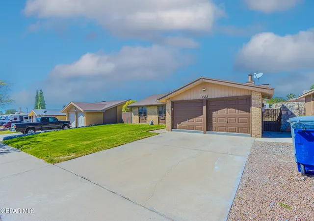 Photo 3 of Sale Pending at 733 Derrickson Dr, El Paso, TX 79912 | MLS# 953091 | Listing updated on 2026-10-28