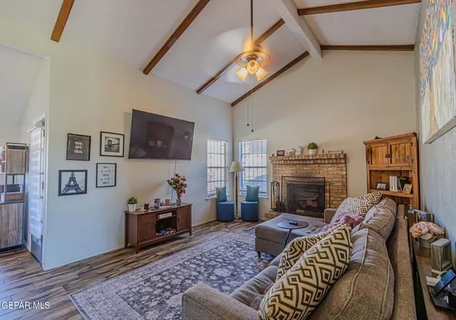 Photo 3 of Sale Pending at 733 Derrickson Dr, El Paso, TX 79912 | MLS# 953091 | Listing updated on 2026-10-28