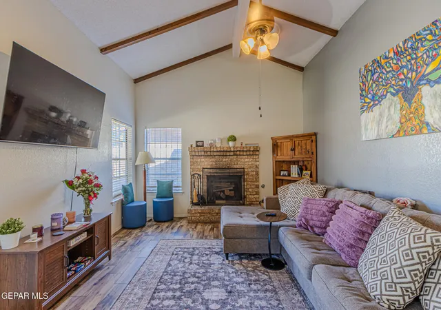 Photo 4 of Sale Pending at 733 Derrickson Dr, El Paso, TX 79912 | MLS# 953091 | Listing updated on 2026-10-28