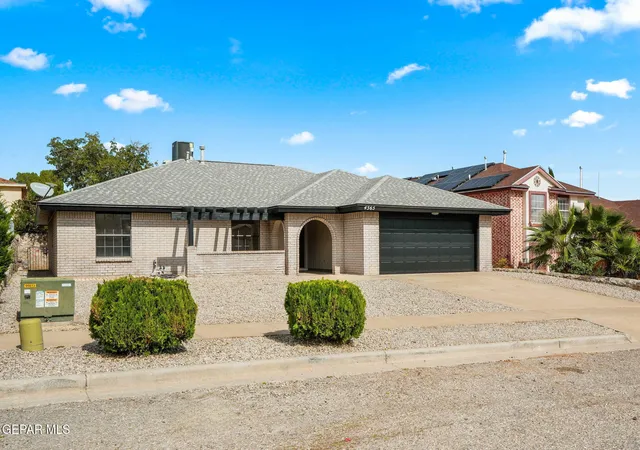 Photo 2 of Single family home for sale at 4365 Loma De Brisas Dr, El Paso, TX 79934 | MLS# 953321 | Listing updated on 2026-10-27