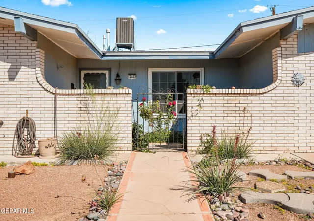 Photo 3 of Sale Pending at 213 Rio Tinto Dr, El Paso, TX 79912 | MLS# 953198 | Listing updated on 2026-10-27