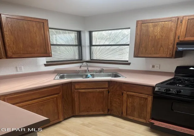 Photo 3 of Single family home for sale at 8585 Mackenzie, El Paso, TX 79907 | MLS# 953186 | Listing updated on 2026-10-27